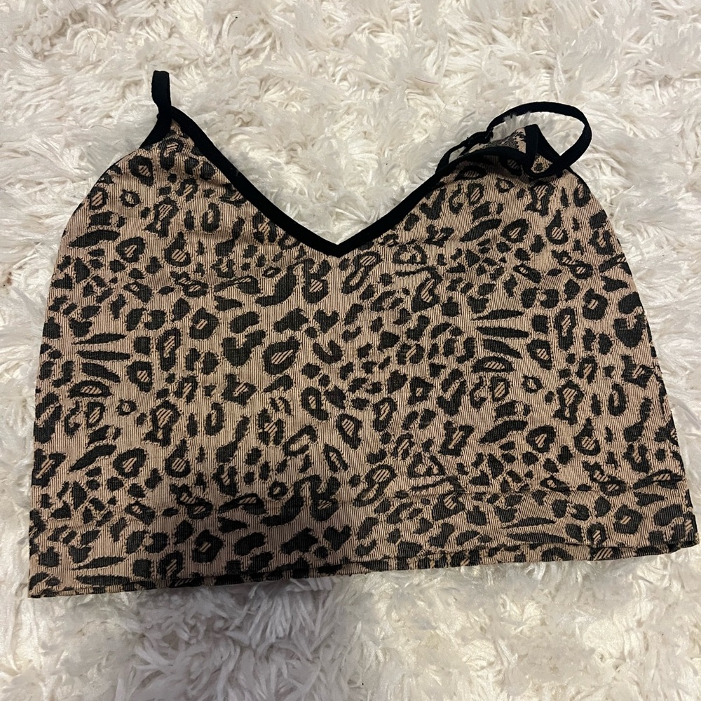 Cropped cheetah print tank top